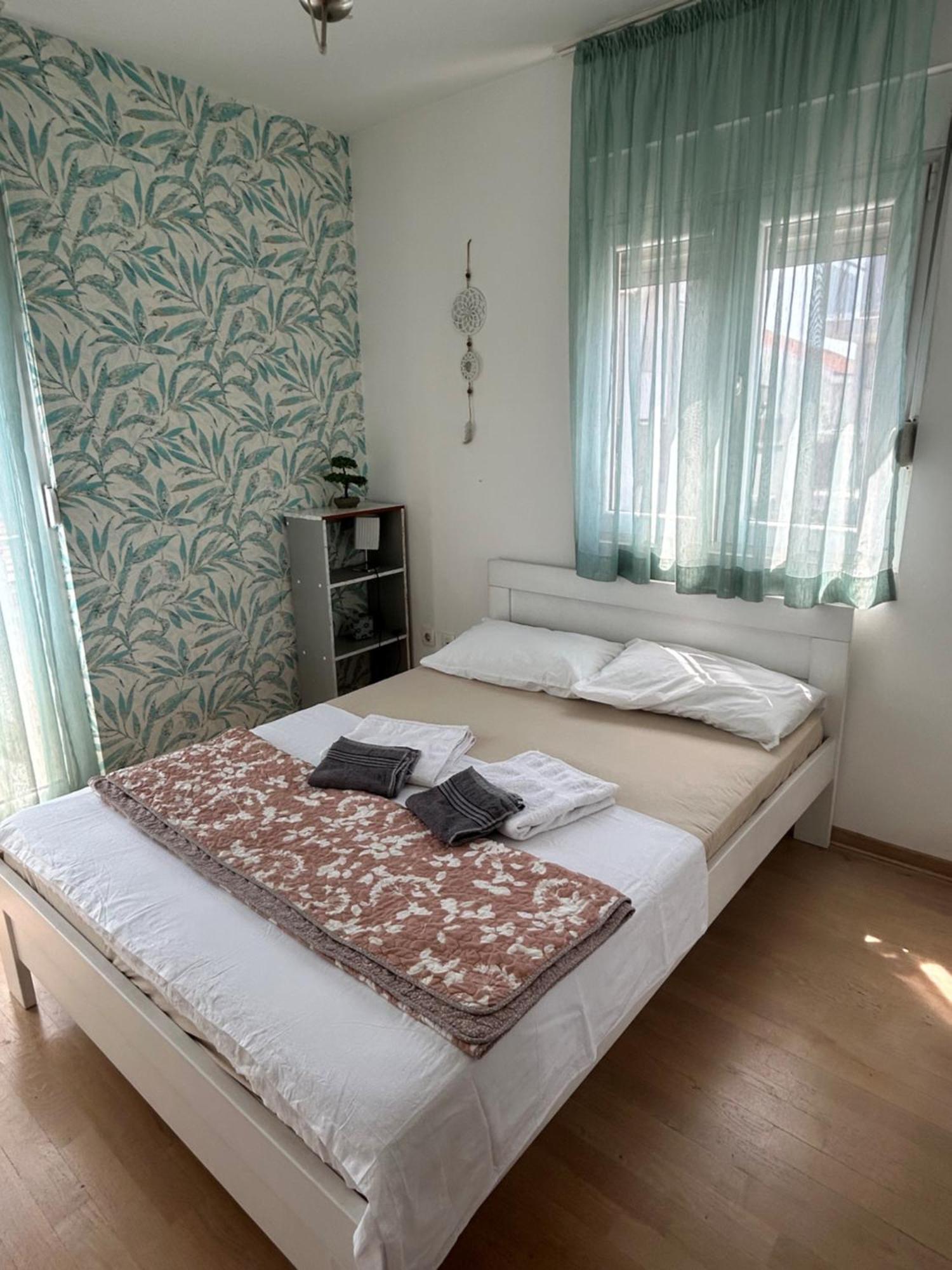 Ana'S 2 Bedrooms Lovely Flat พอดโกริกา ภายนอก รูปภาพ