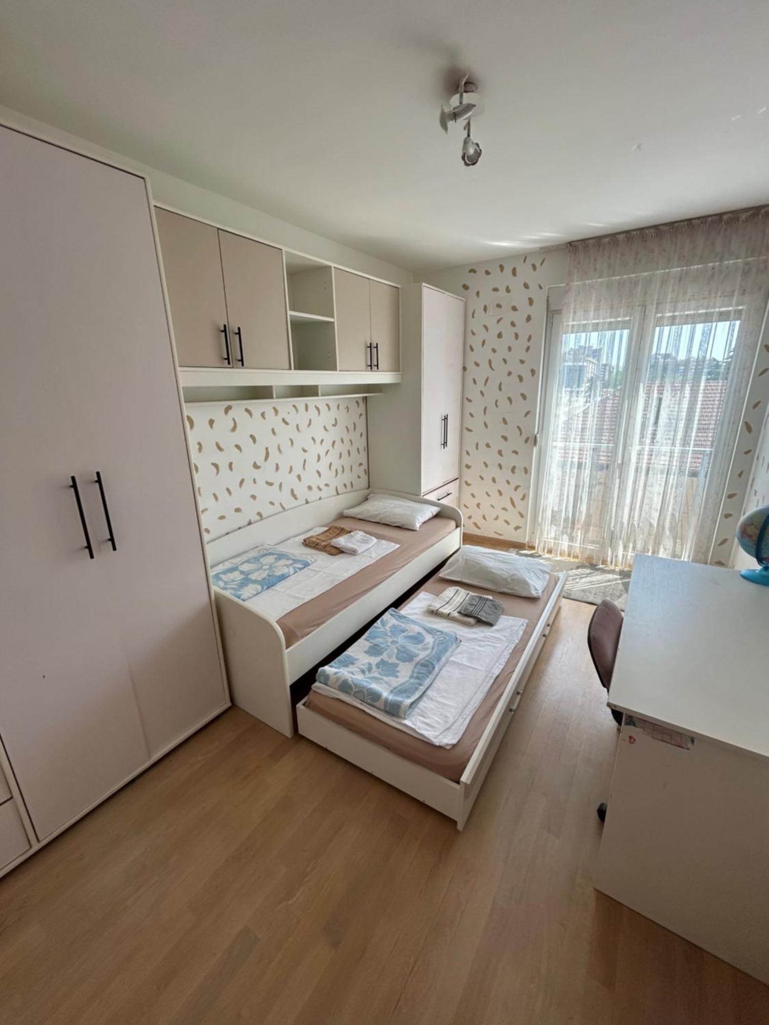 Ana'S 2 Bedrooms Lovely Flat พอดโกริกา ภายนอก รูปภาพ