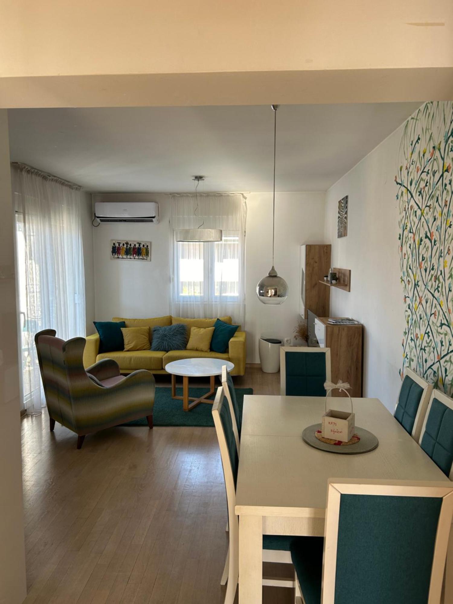 Ana'S 2 Bedrooms Lovely Flat พอดโกริกา ภายนอก รูปภาพ