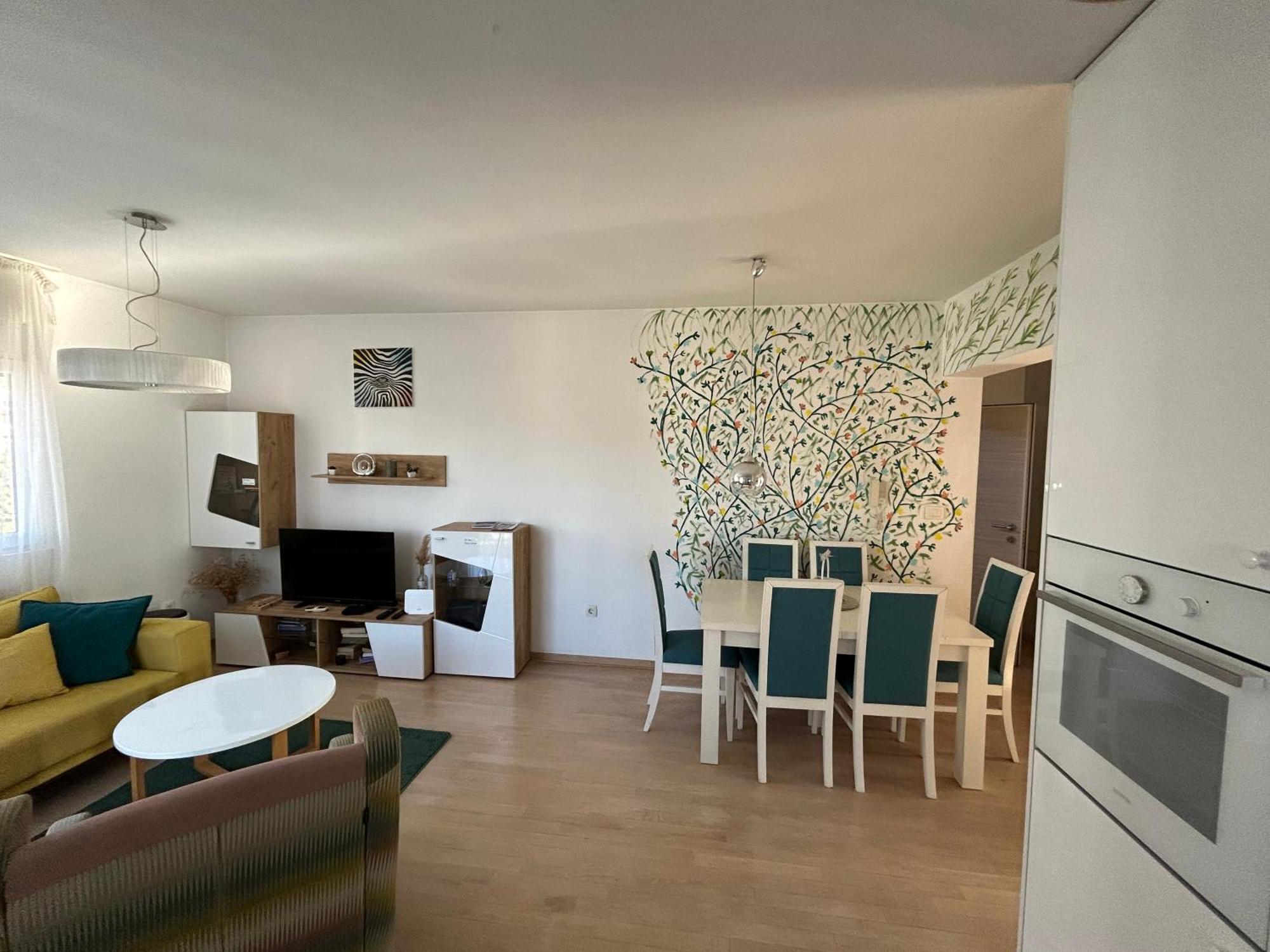 Ana'S 2 Bedrooms Lovely Flat พอดโกริกา ภายนอก รูปภาพ